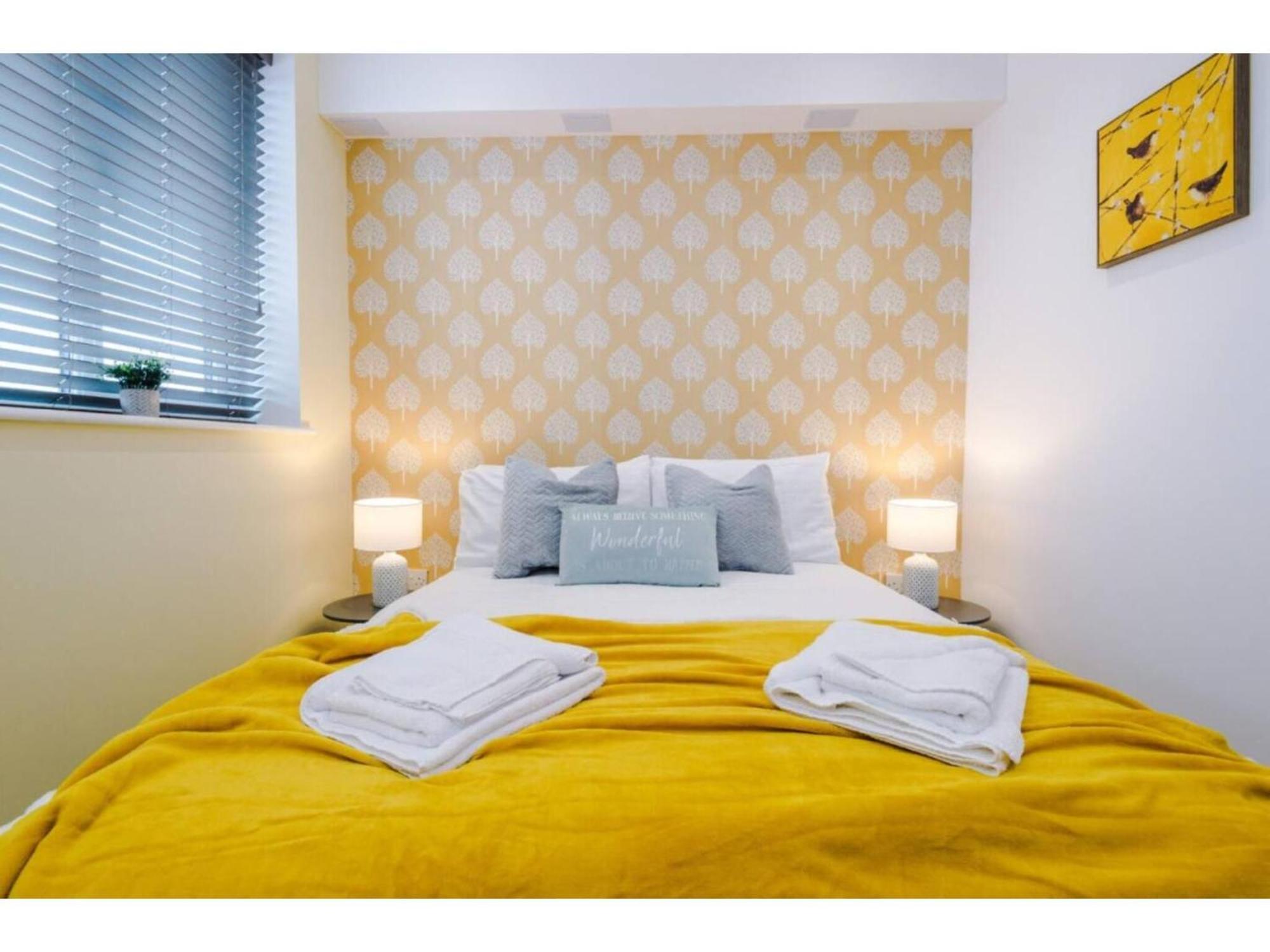 The Ecclesian Deluxe Apartments Near Trafford Centre Eccles Train Station Манчестер Екстер'єр фото