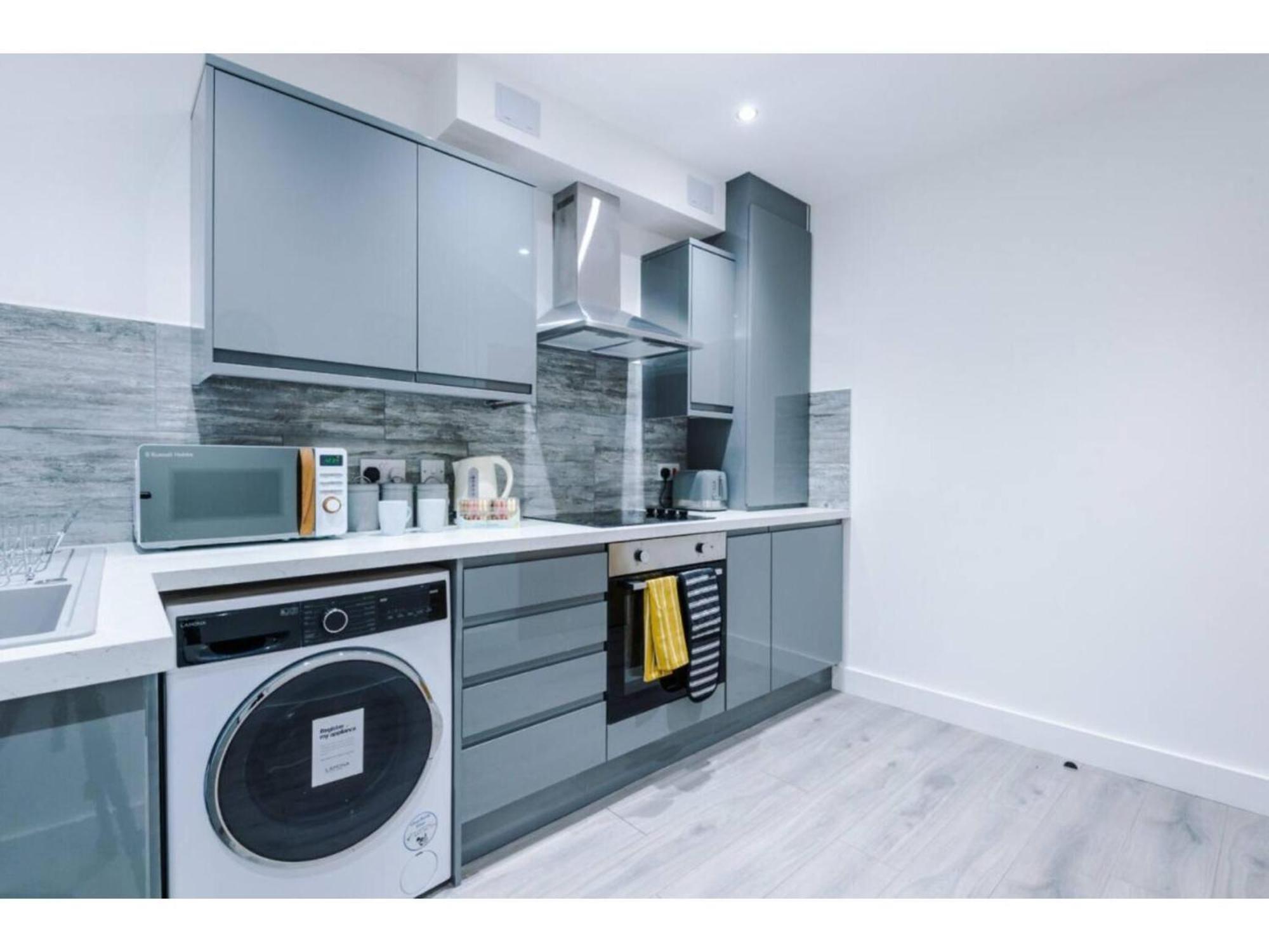 The Ecclesian Deluxe Apartments Near Trafford Centre Eccles Train Station Манчестер Екстер'єр фото