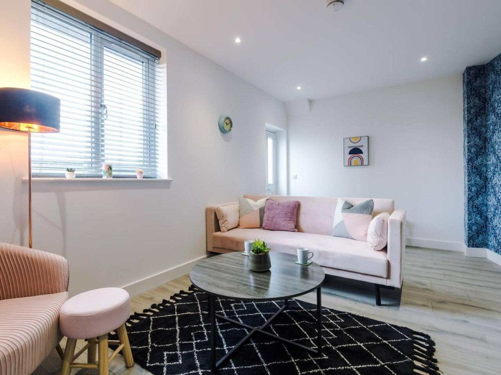 The Ecclesian Deluxe Apartments Near Trafford Centre Eccles Train Station Манчестер Екстер'єр фото
