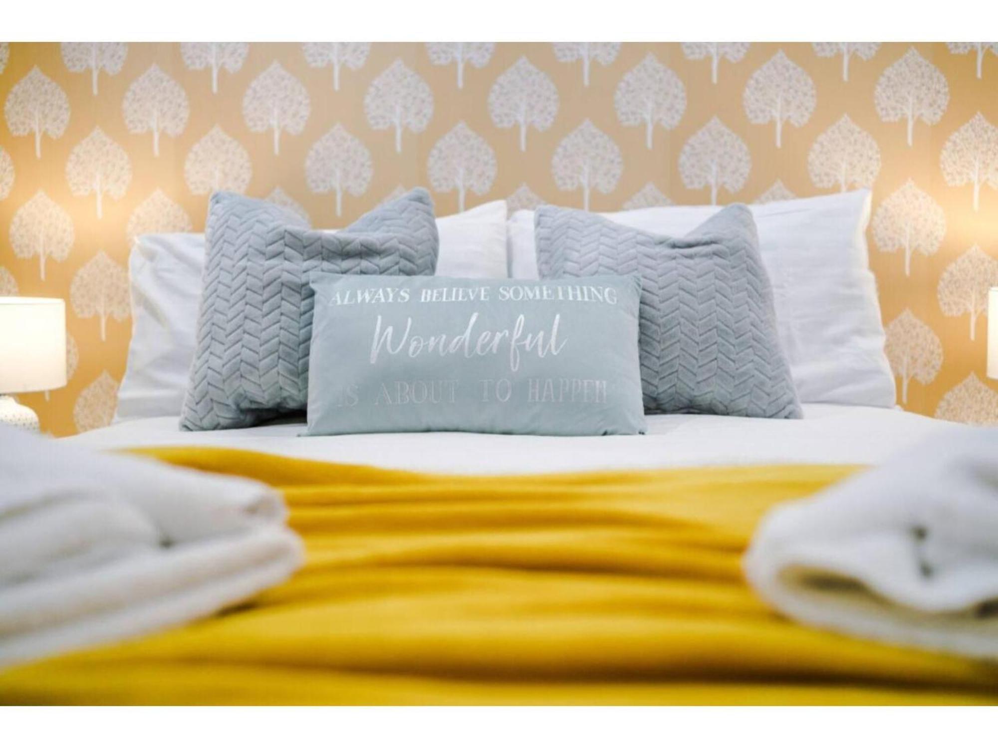 The Ecclesian Deluxe Apartments Near Trafford Centre Eccles Train Station Манчестер Екстер'єр фото