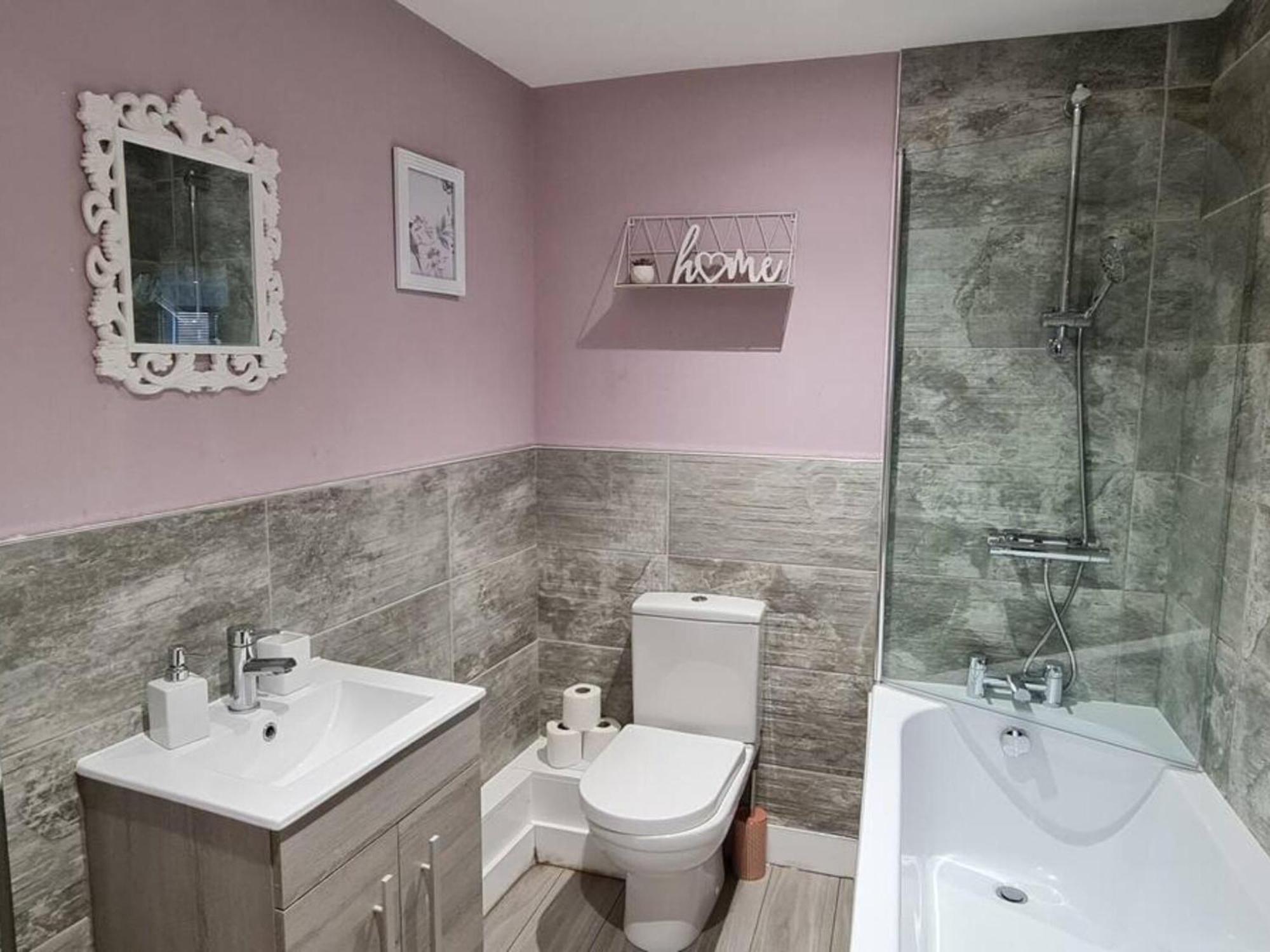 The Ecclesian Deluxe Apartments Near Trafford Centre Eccles Train Station Манчестер Екстер'єр фото