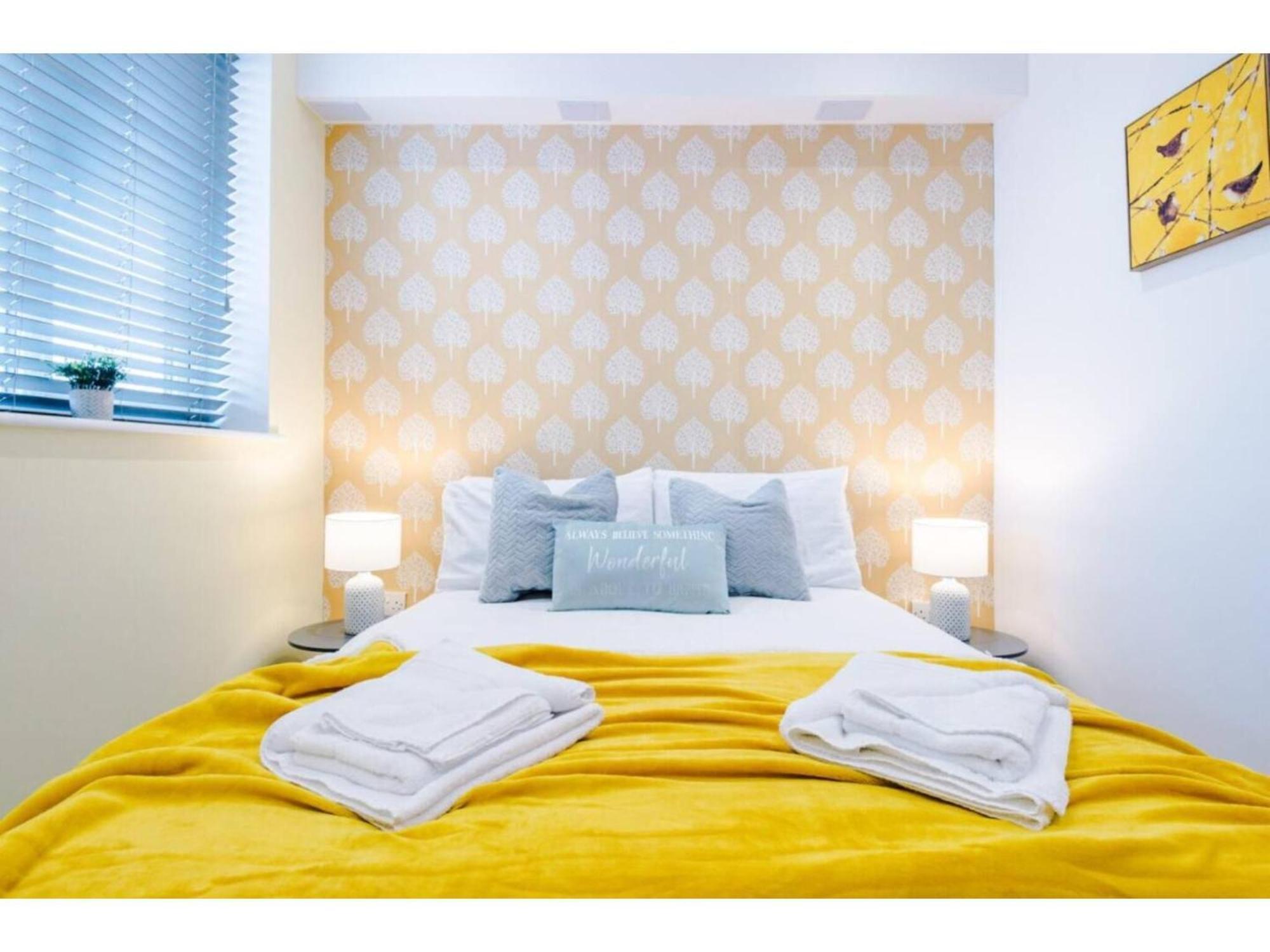 The Ecclesian Deluxe Apartments Near Trafford Centre Eccles Train Station Манчестер Екстер'єр фото